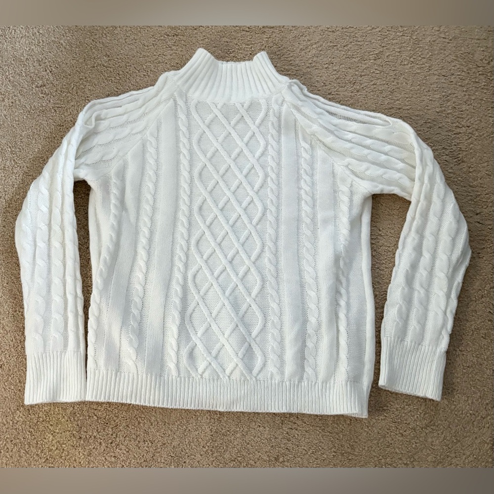 Sz L White Cable Knit Sweater with Shoulder Cut-out